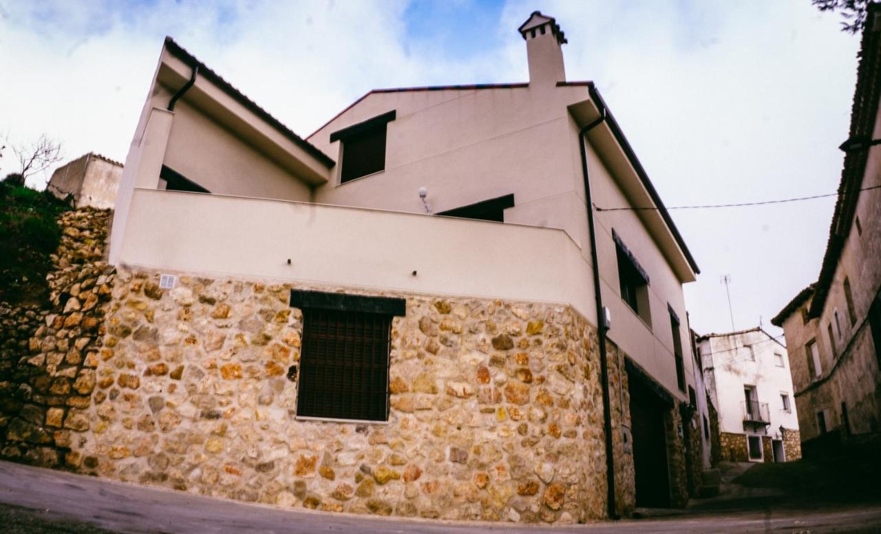 Villa El Aprisco, Con Piscina Climatizada En Hueva-Guadalajara Extérieur photo
