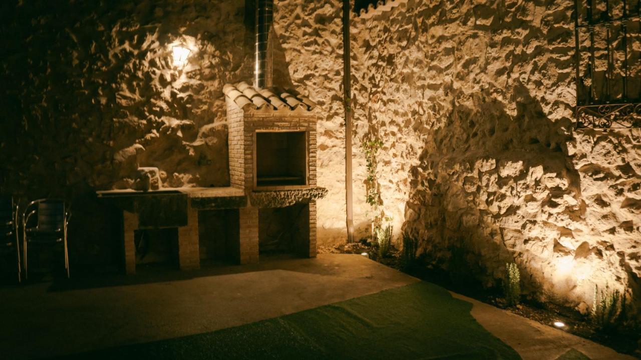 Villa El Aprisco, Con Piscina Climatizada En Hueva-Guadalajara Extérieur photo